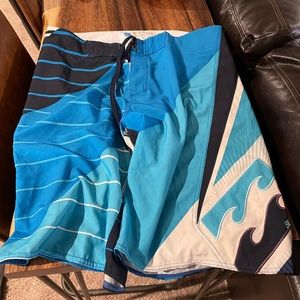 Billabong swimsuit size 34